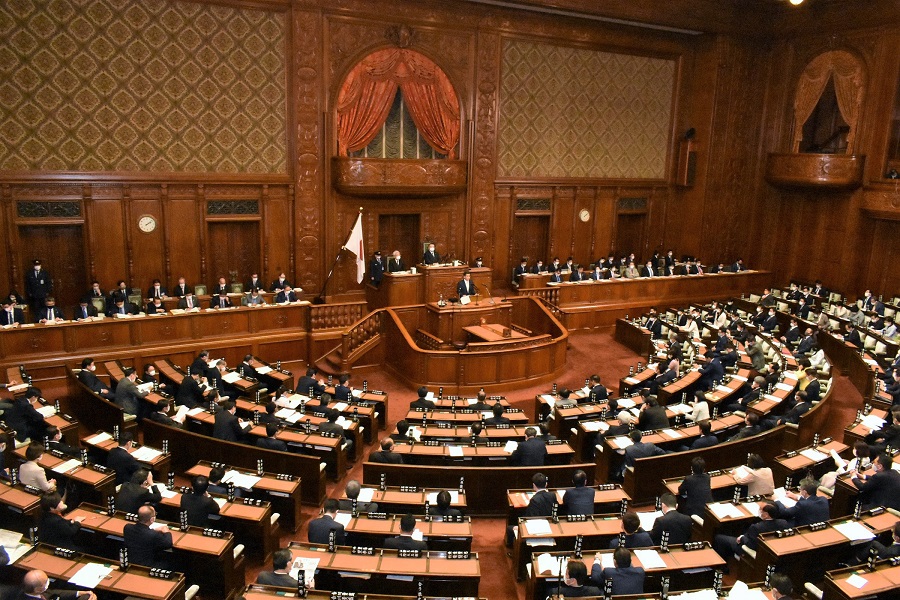 Questions to Ministers (Day 2) — The 203rd Extraordinary Session of the Diet —: Click on the title or picture to display topic details.