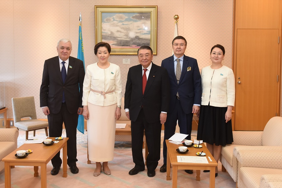 Members of the Mazhilis of Kazakhstan visit Speaker Oshima: Click on the title or picture to display topic details.