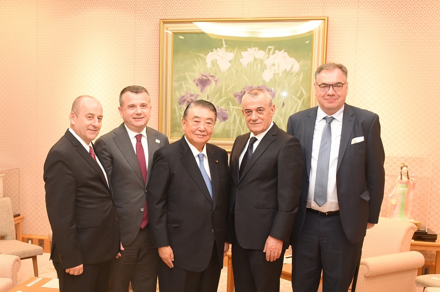 Speaker of the Albanian Parliament visits Speaker Oshima: Click on the title or picture to display topic details.