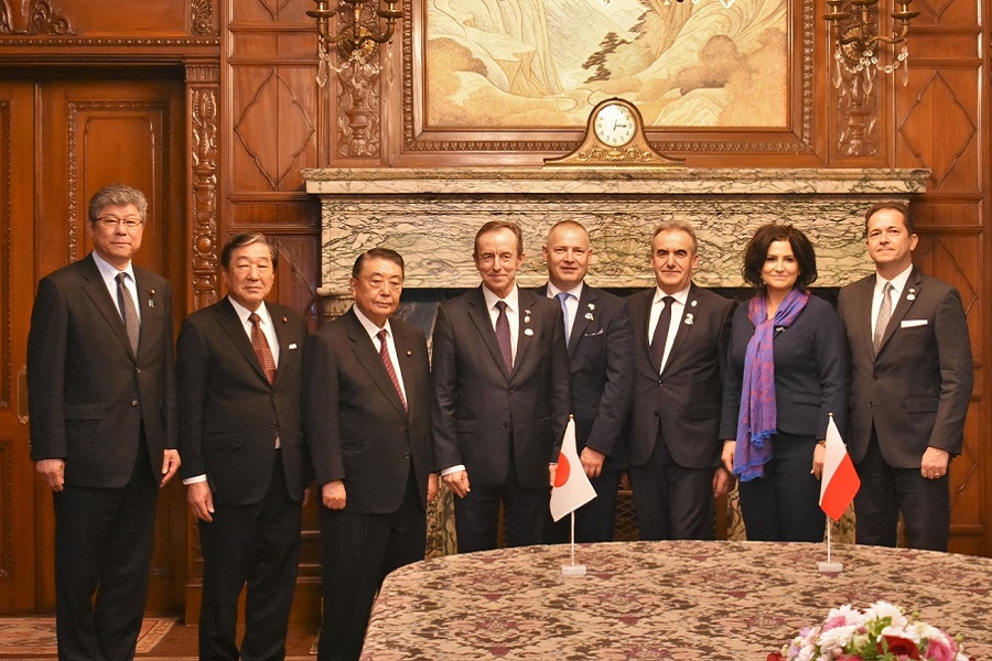 Marshal of the Polish Senate visits Speaker Oshima: Click on the title or picture to display topic details.