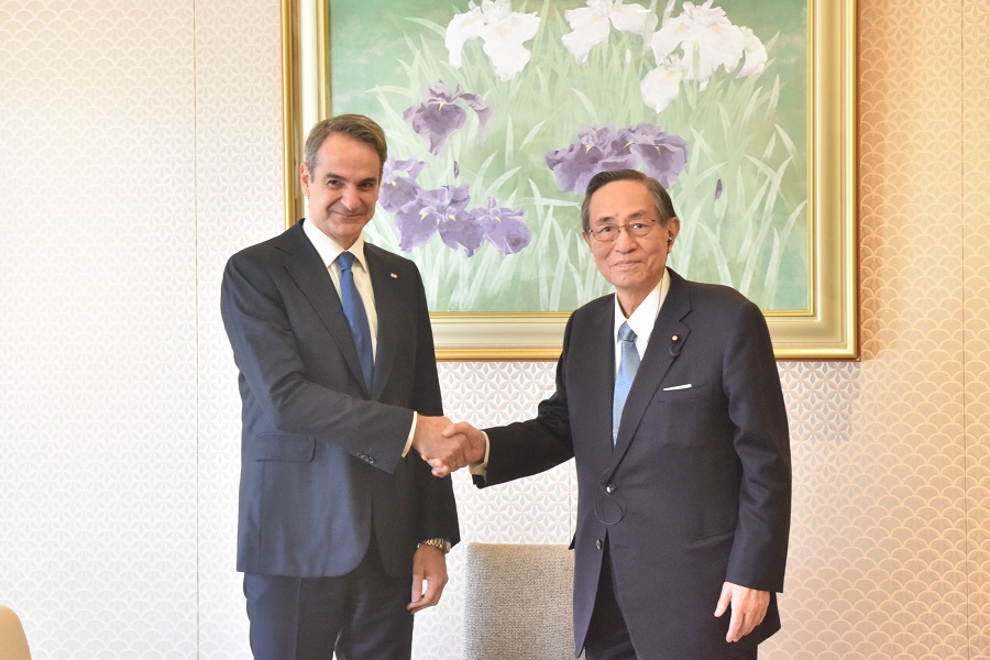 Greek Prime Minister visits Speaker Hosoda: Click on the picture to display topic details.