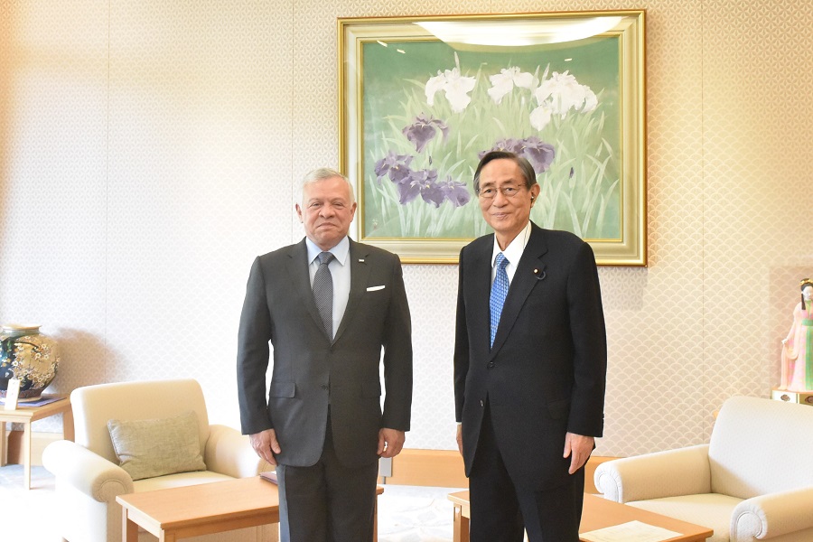 Jordanian King visits Speaker Hosoda: Click on the picture to display topic details.