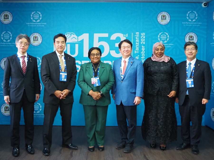 ��153��h�o�t�i�񍑋c����j��c�̎ʐ^�P�Q�@�N���b�N����Ɗg��ʐ^���������������܂�