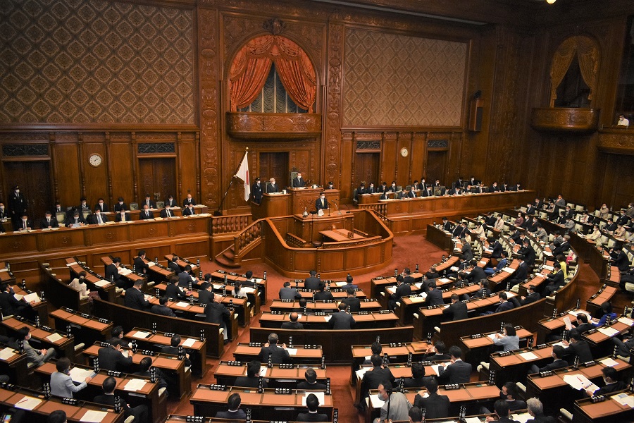 Questions to Ministers (Day 2) — The 205th Extraordinary Session of the Diet —: Click on the title or picture to display topic details.