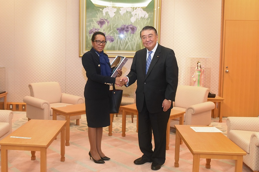 President of the National Assembly of Madagascar visits Speaker Oshima: Click on the title or picture to display topic details.