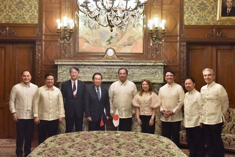 Philippines Speaker visits Speaker Nukaga: Click on the title or picture to display topic details.