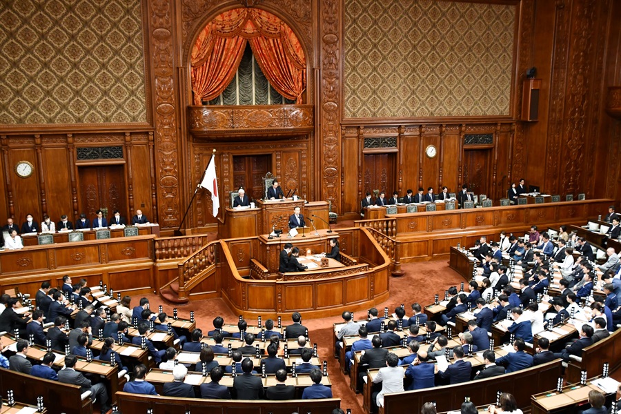 Resolution calling for the improvement of the humanitarian situation and an immediate ceasefire in the Gaza Strip: Click on the title or picture to display topic details.