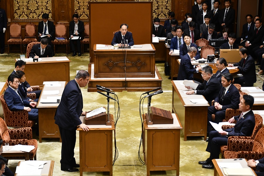 Second joint meeting of the Committees of both Houses on Fundamental National Policies of the 217th Diet (Deliberation between party leaders): Click on the title or picture to display topic details.
