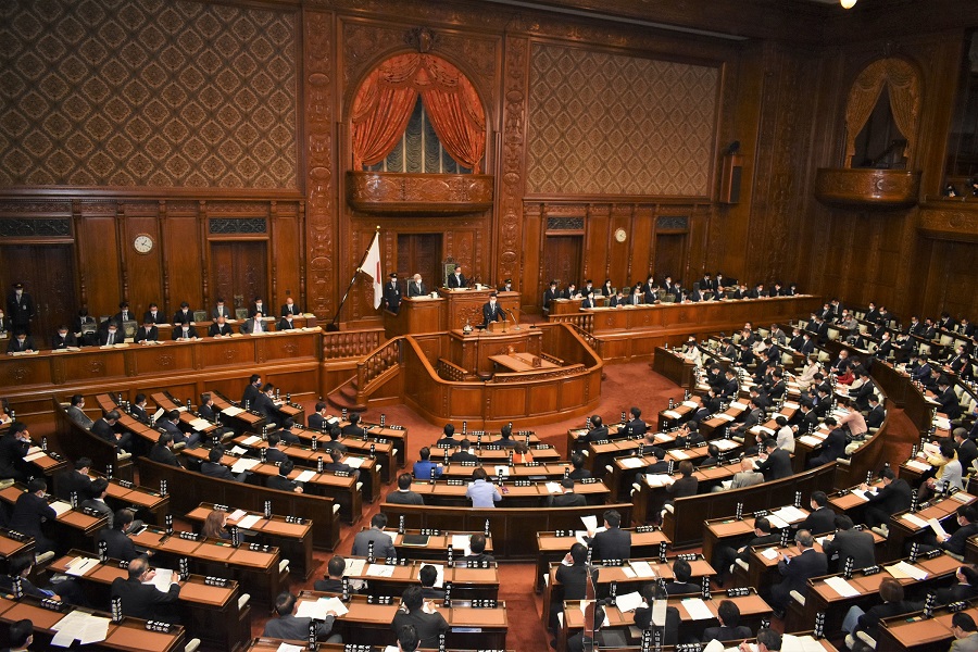 Questions to Ministers (Day 1) — The 207th Extraordinary Session of the Diet —: Click on the picture to display topic details.