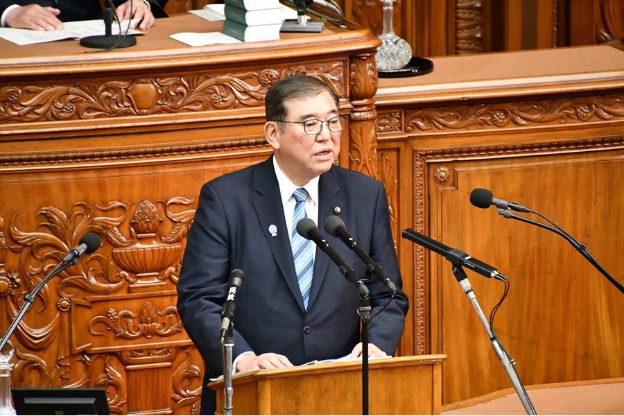 Prime Minister ISHIBA Shigeru's address on general policy — The 217th Ordinary Session of the Diet — 2:Click on the picture to enlarge it.