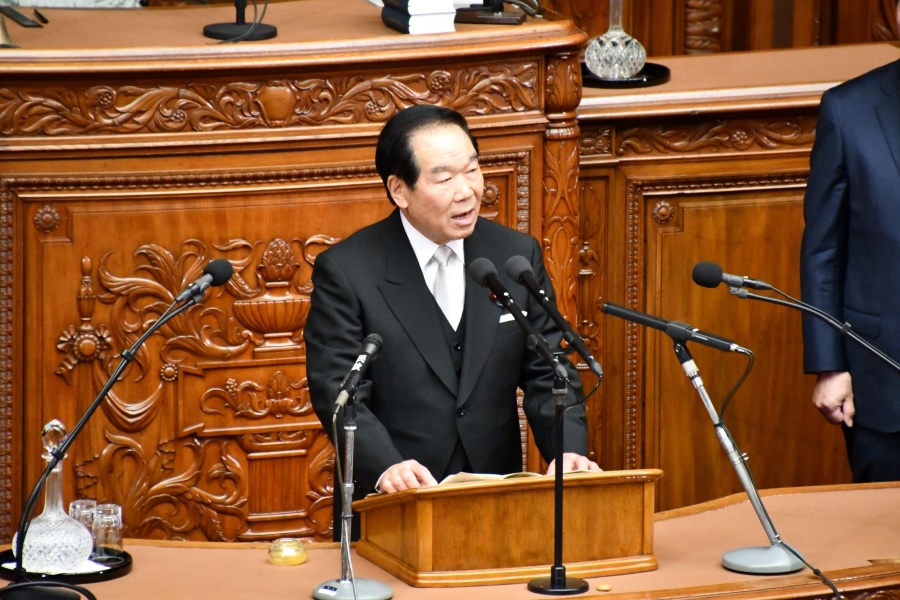 Speaker Nukaga: Click on the picture to enlarge it.