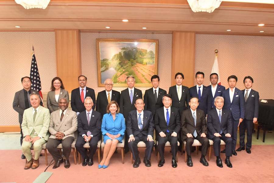 US House Speaker visits Speaker Hosoda 2:Click on the picture to enlarge it.