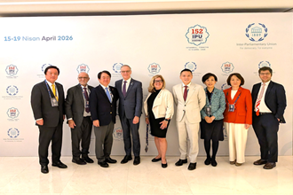 ��152��h�o�t�i�񍑋c����j��c�̎ʐ^�P�O�@�N���b�N����Ɗg��ʐ^���������������܂�